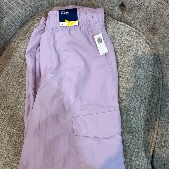 Old navy NWT Lavender Cargo Pants - Picture 5 of 7
